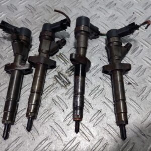 Injector Renault Trafic 2.5 DCI an 2006 cod G9U730 cod 0445110087 8200101135 Injector Renault Trafic 2.5 DCI an 2006 cod G9U730 cod 0445110087 8200101135