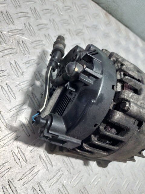 Alternator Wolkswagen Passat B8 2.0 TDI motorizare CRLB cod 03L903023L