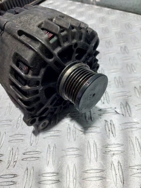 Alternator Wolkswagen Passat B8 2.0 TDI motorizare CRLB cod 03L903023L
