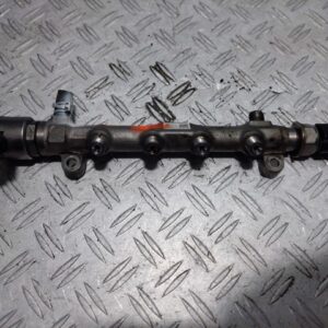 Rampa cu regulator Wolkswagen Passat B8 2.0 TDI motorizare CRLB cod 04L089G 04L130764C Rampa cu regulator Wolkswagen Passat B8 2.0 TDI motorizare CRLB cod 04L089G 04L130764C
