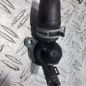 Flansa lichid racire Wolkswagen Passat B8 2.0 TDI motorizare CRLB cod 04L121131AA