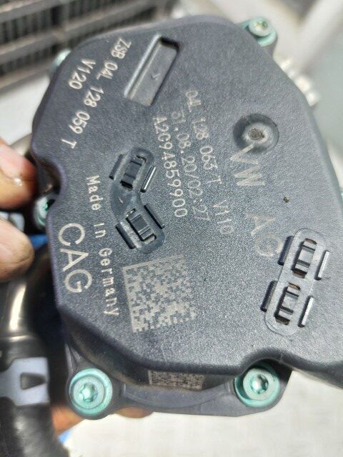 Clapeta acceleratie Skoda Octavia 1.6 TDI euro 6 motorizare DGT cod A2C94859900 04L128059T
