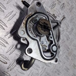 Pompa vacuum Renault Espace 4 3.0 DCi 177Cp motorizare P9X701 cod 8973079820