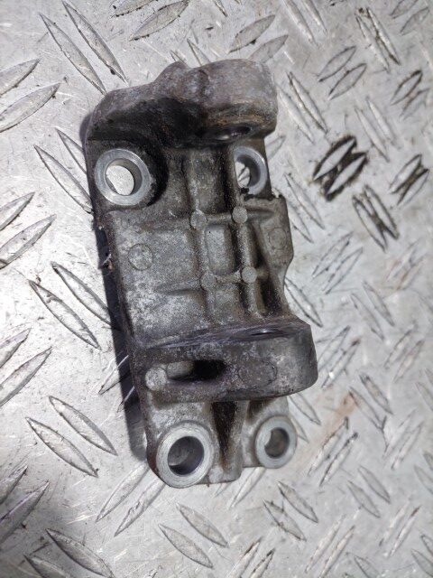 Suport accesorii Renault Espace 4 3.0 DCi 177Cp motorizare P9X701