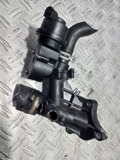 Carcasa termostat Mercedes C-class w205 1.6 CDI motorizare R9MA500 cod 110600686R