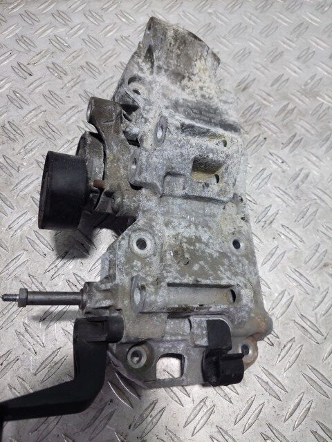Suport accesorii BMW Seria 1 F20 2.0D motorizare N47D20C cod 8506863-05