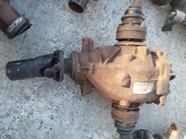 Diferential grup spate BMW Seria 3 E46 motorizare 2.0D cod 7518806-03 raport 3.07