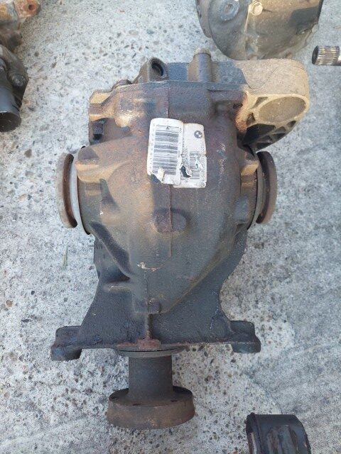 Diferential grup spate BMW 520i Seria 5 E60 cod 7527096-02 E2727S raport 3.38