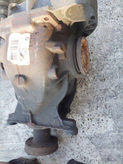 Diferential grup spate BMW 520i Seria 5 E60 cod 7527096-02 E2727S raport 3.38